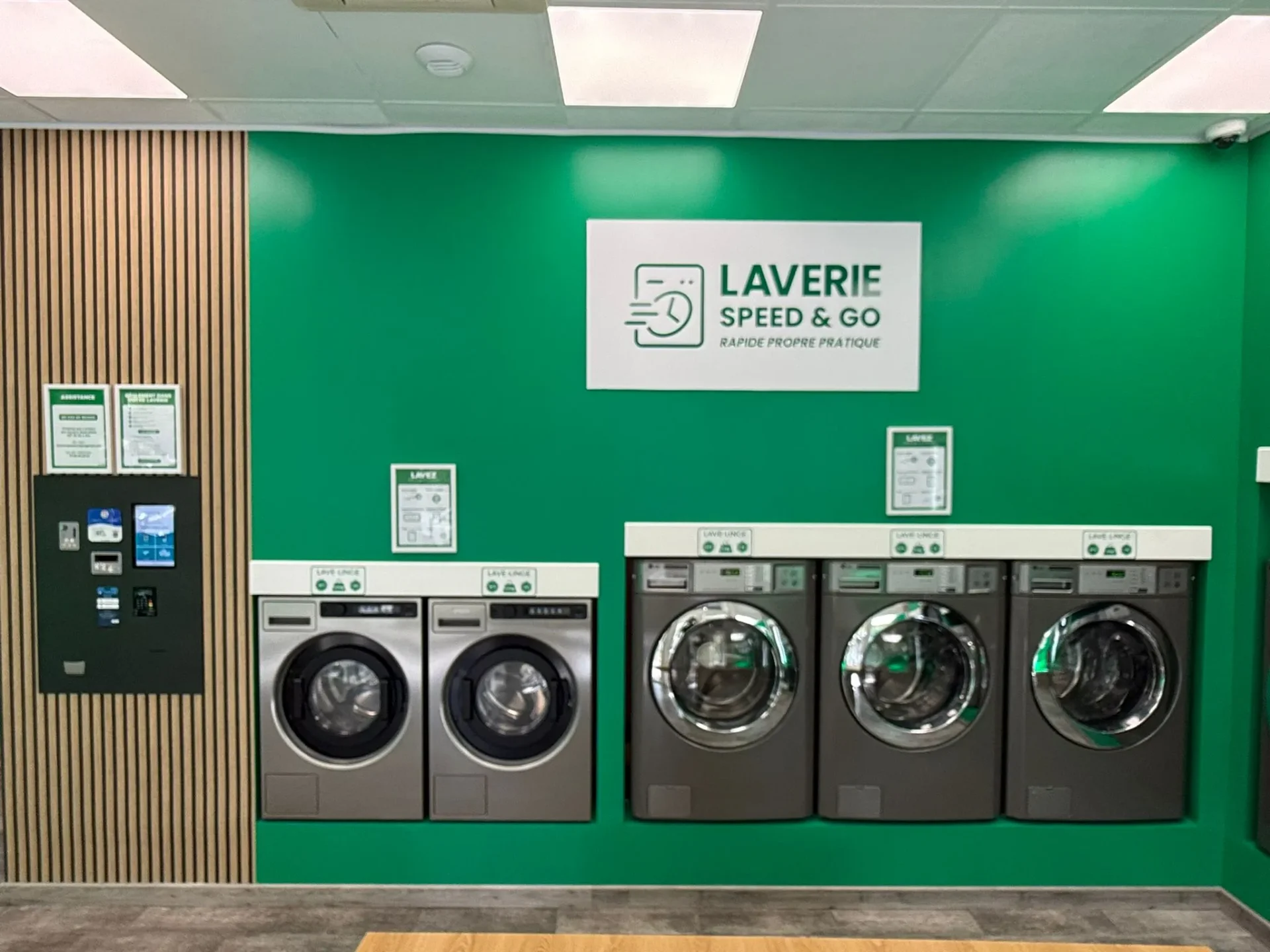 Lave-linge professionnels 6,5 à 16 kg et sèche-linge 18 kg